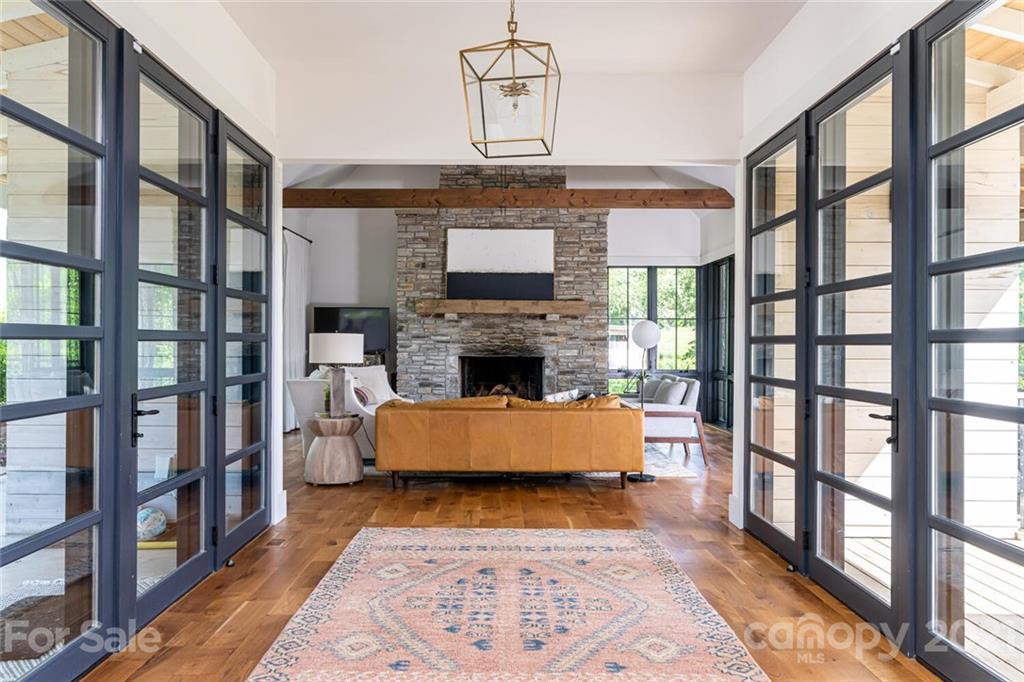 25 Wandering Oaks Way Asheville NC 28805