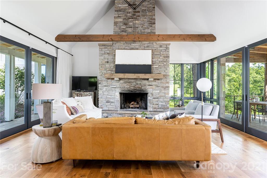 25 Wandering Oaks Way Asheville NC 28805