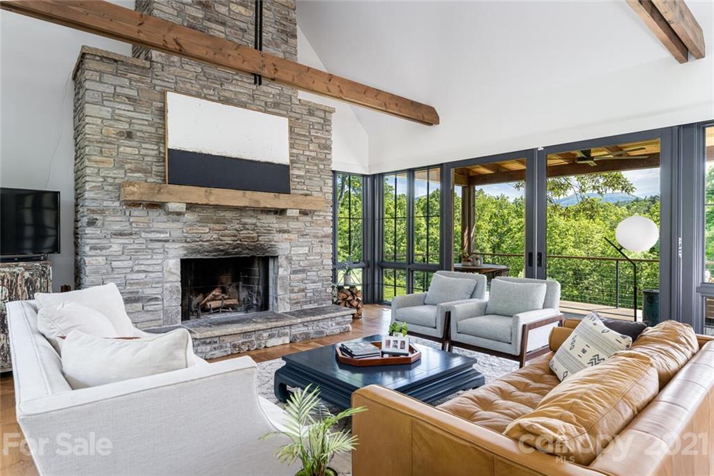 25 Wandering Oaks Way Asheville NC 28805