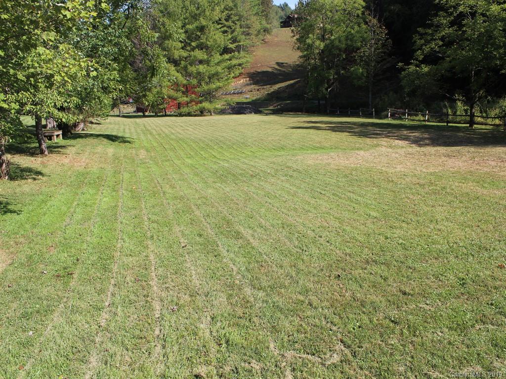 34 Mccurrey Road Burnsville NC 28714