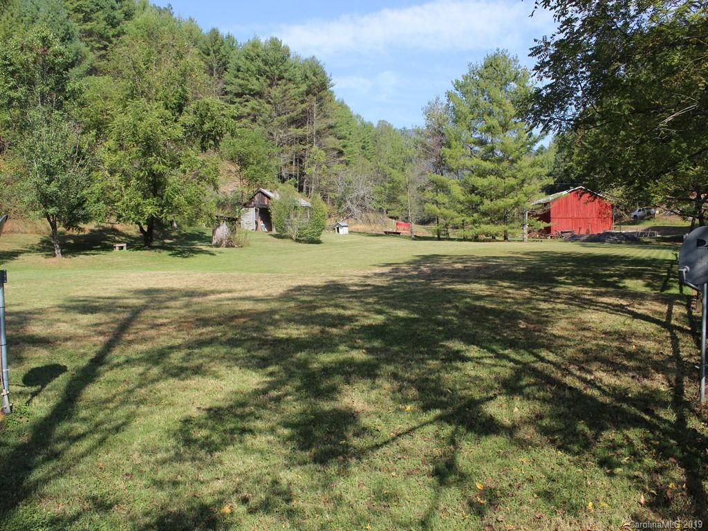 34 Mccurrey Road Burnsville NC 28714