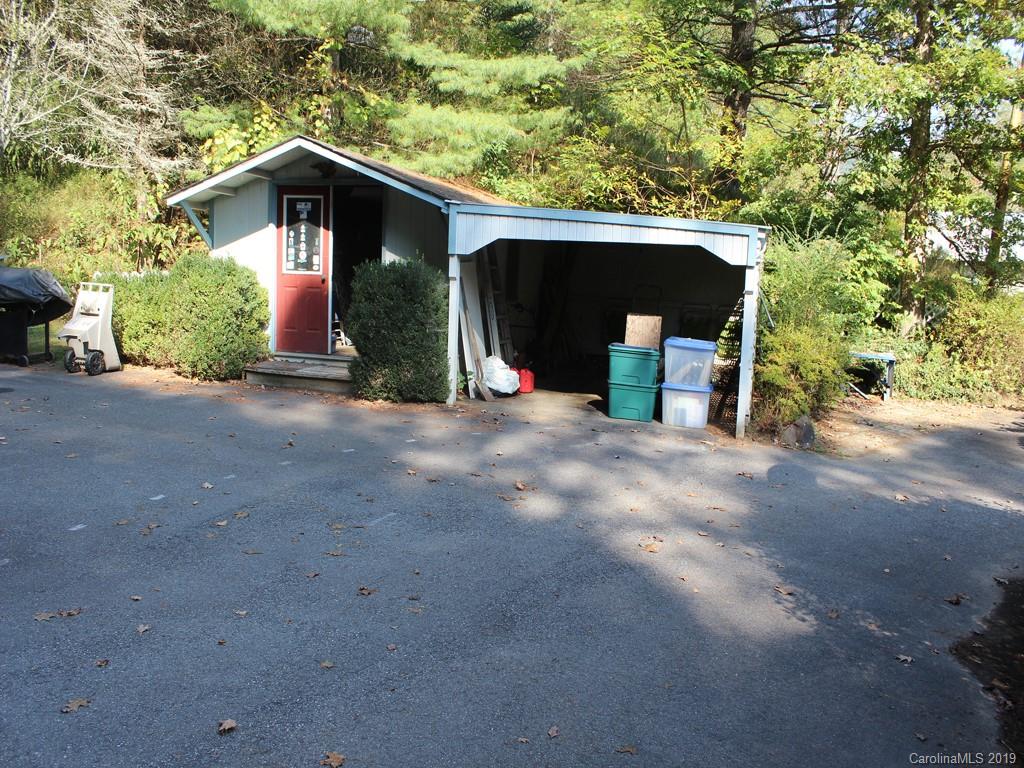 34 Mccurrey Road Burnsville NC 28714