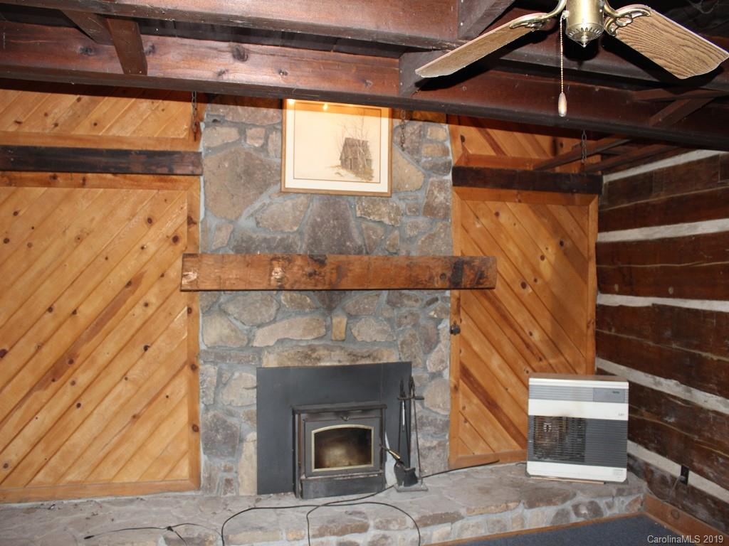 34 Mccurrey Road Burnsville NC 28714