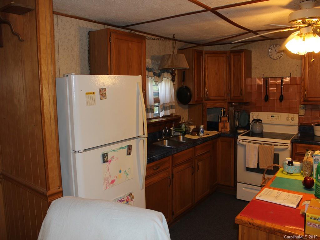 34 Mccurrey Road Burnsville NC 28714