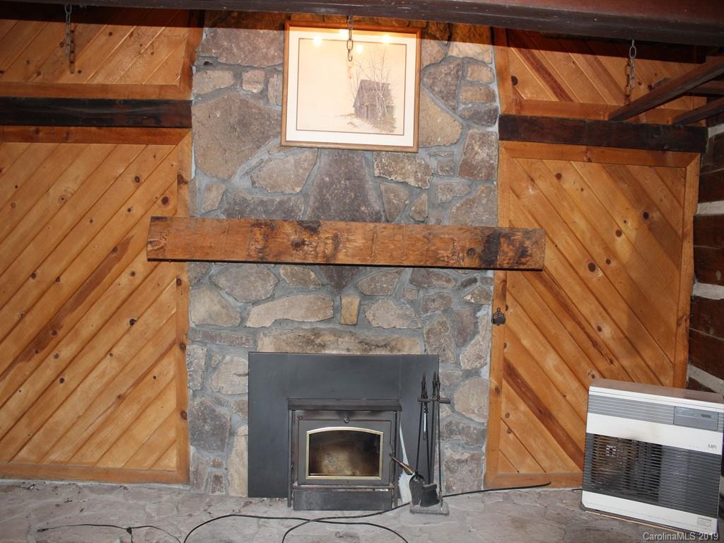 34 Mccurrey Road Burnsville NC 28714