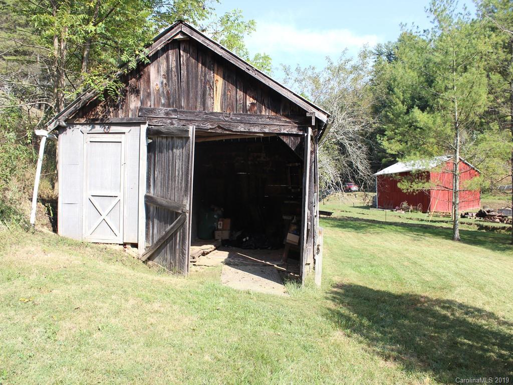 34 Mccurrey Road Burnsville NC 28714