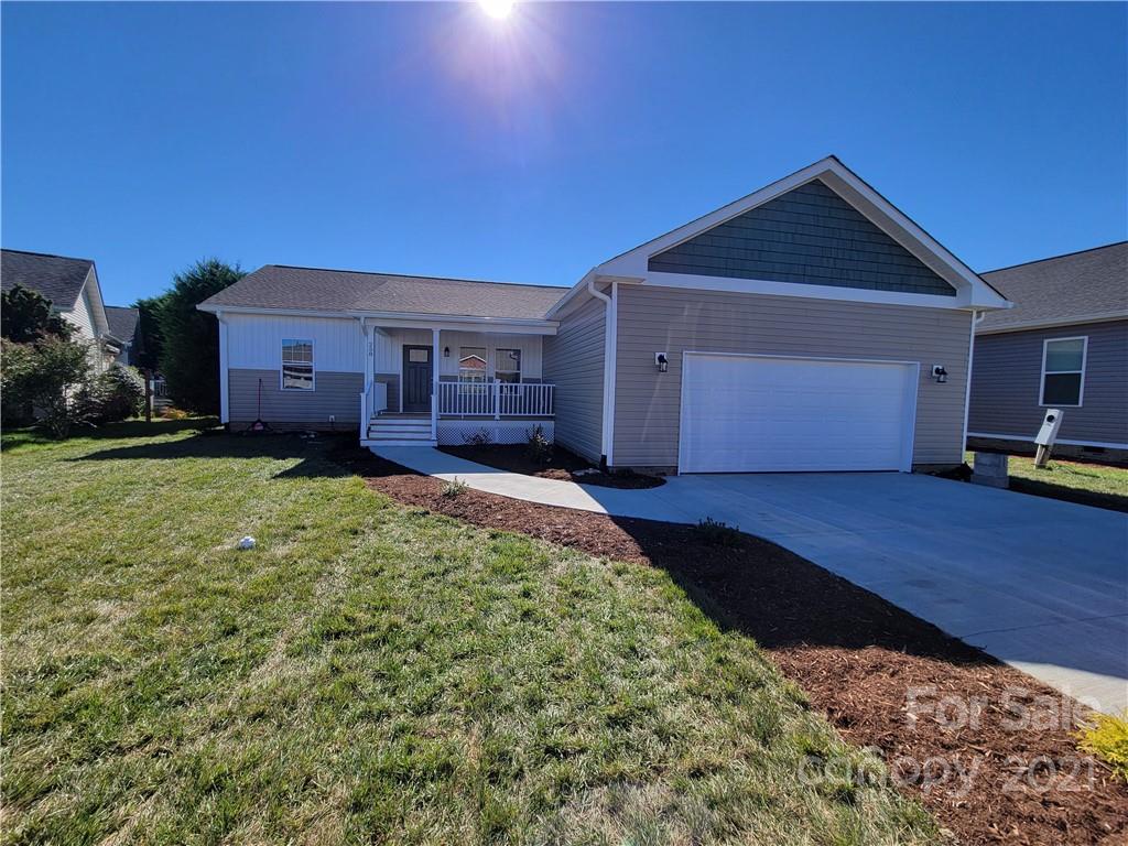 258 Beechnut Drive, Hendersonville NC Real Estate Listing MLS Car3746822