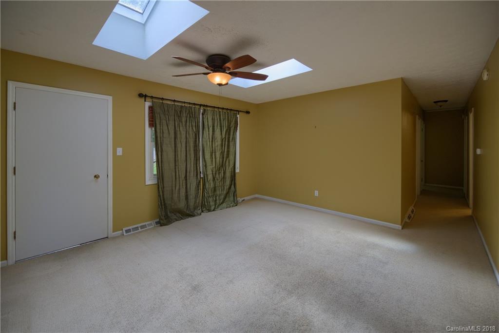 28 Ferncliff Drive Asheville NC 28805