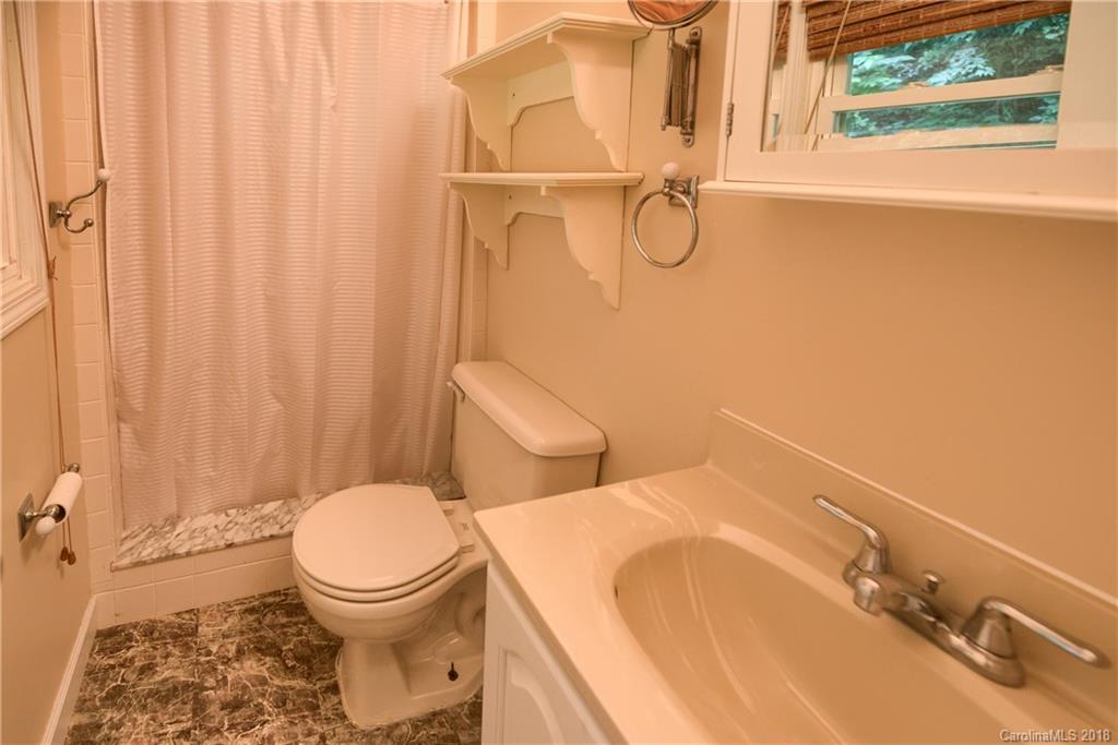 28 Ferncliff Drive Asheville NC 28805
