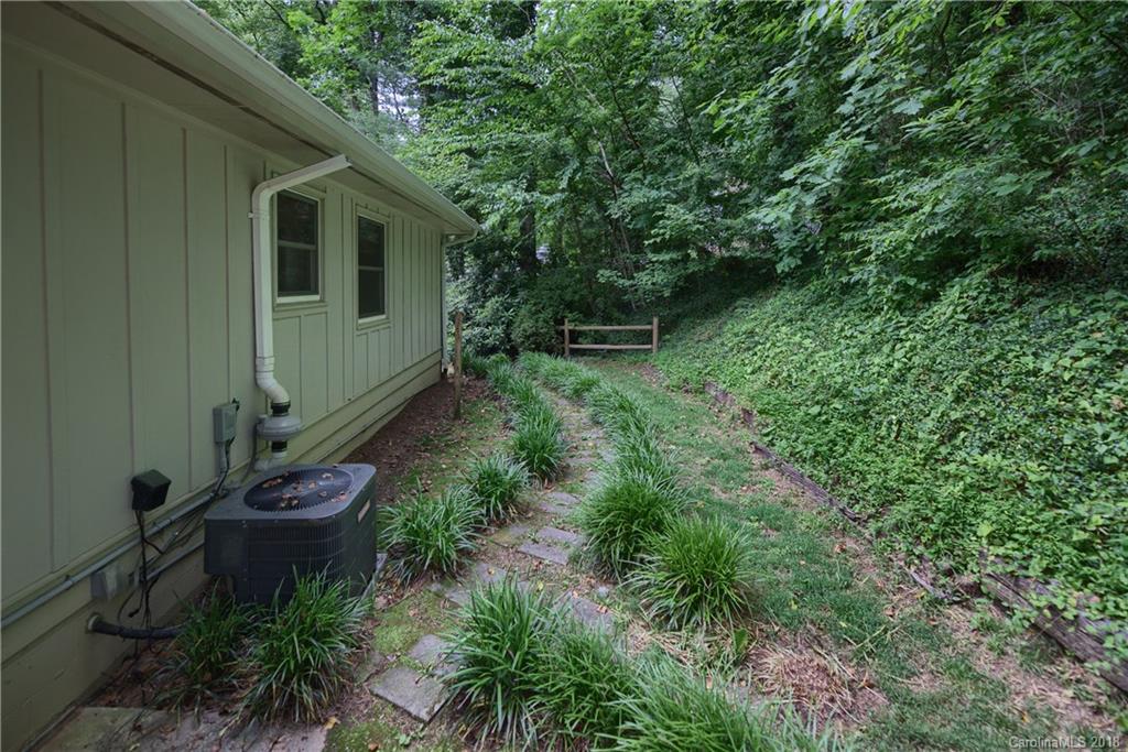 28 Ferncliff Drive Asheville NC 28805