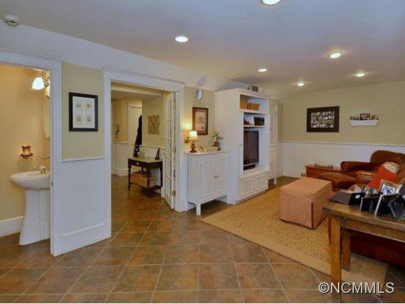 42 Edwin Place Asheville NC 28801