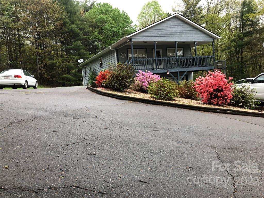 28 Hunters View Drive Mills River NC 28759