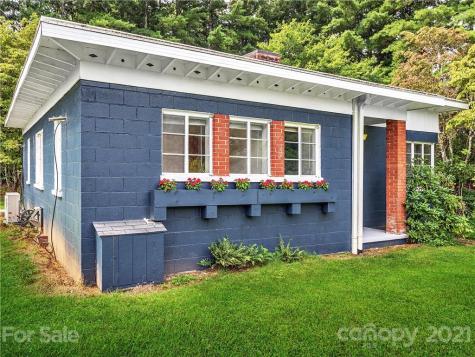 105 Number Nine Road Fairview NC 28730