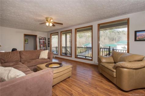 80 Pinecrest Road Mars Hill NC 28754