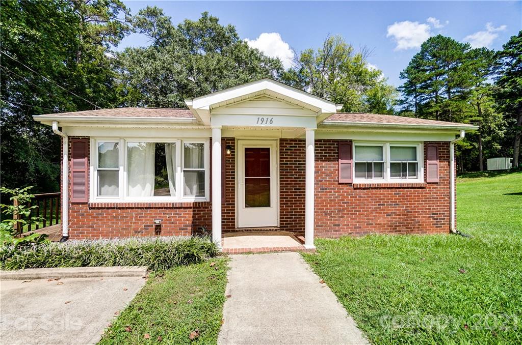 1916 Pine Top Drive Gastonia NC 28054