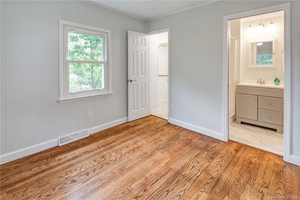 624 New Haw Creek Road Asheville NC 28805