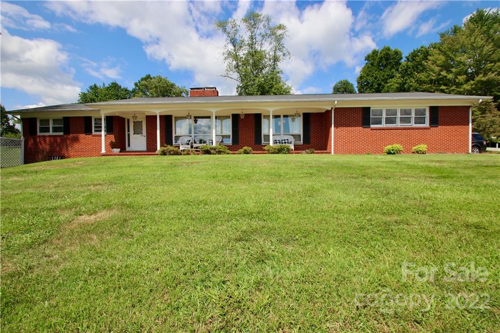 446 Woodlawn Circle Clyde NC 28721