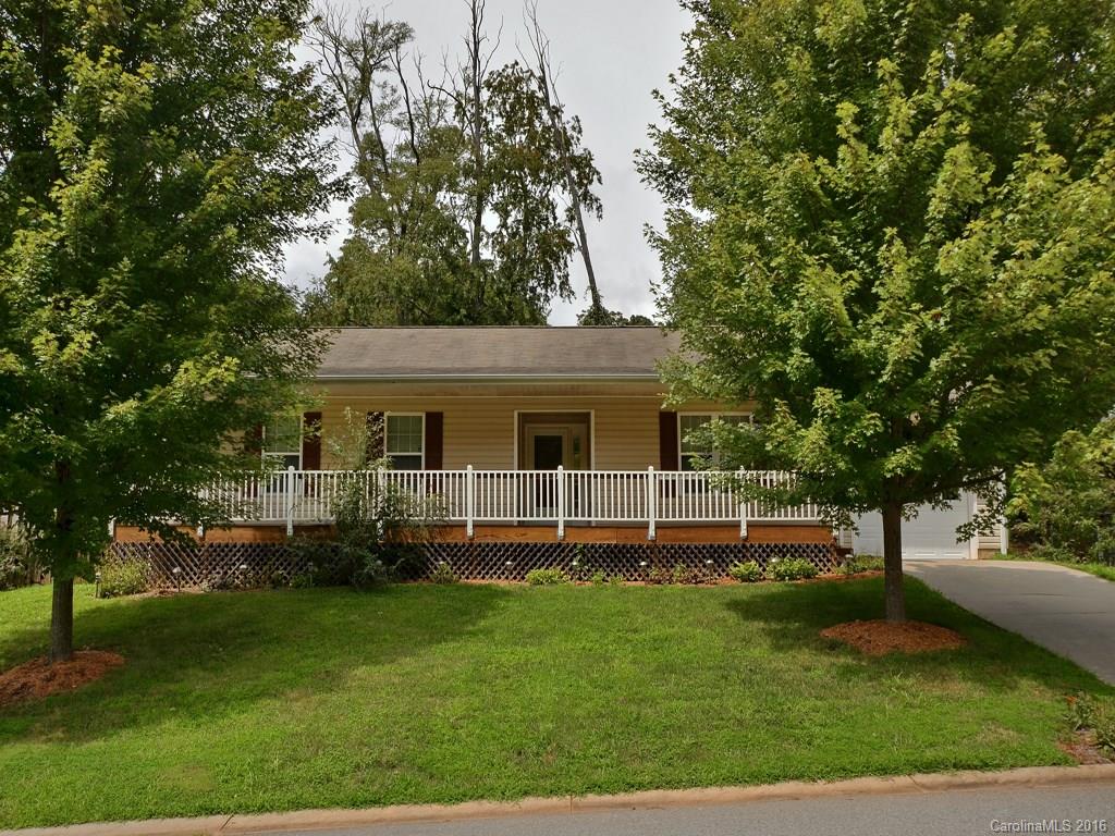 18 Mosers Place Candler NC 28715