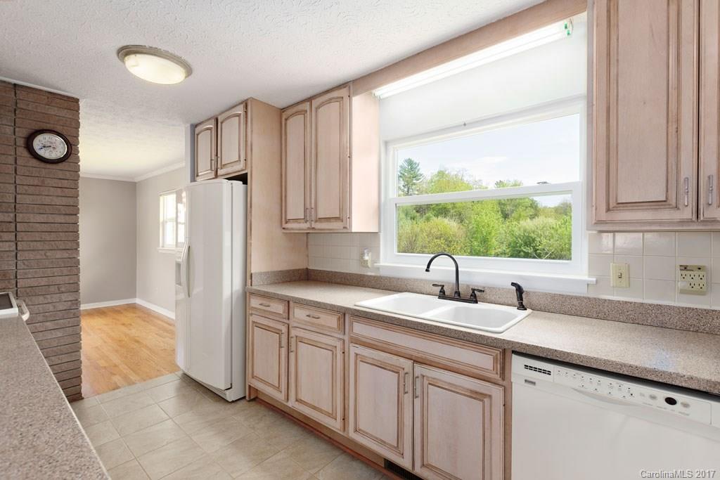 2 Green Valley Court Asheville NC 28806