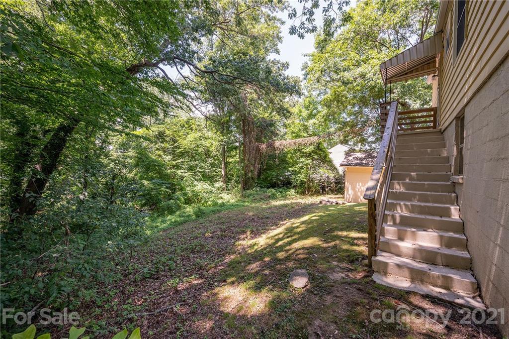 22 Erskine Avenue Asheville NC 28801