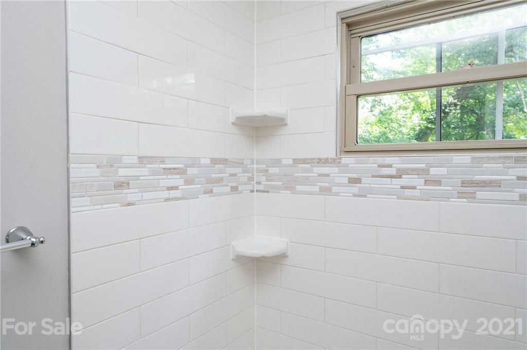 22 Erskine Avenue Asheville NC 28801