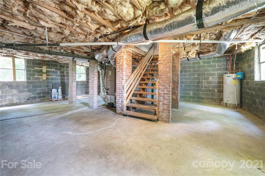 22 Erskine Avenue Asheville NC 28801