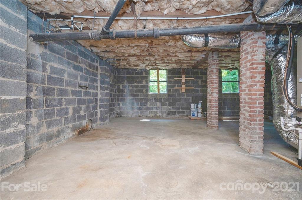 22 Erskine Avenue Asheville NC 28801