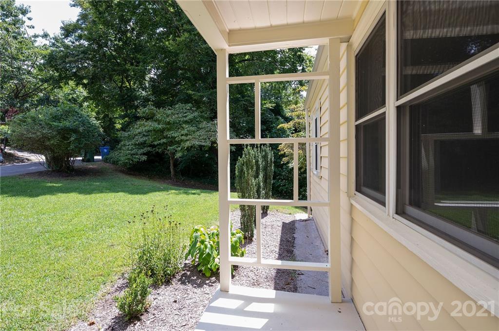 22 Erskine Avenue Asheville NC 28801