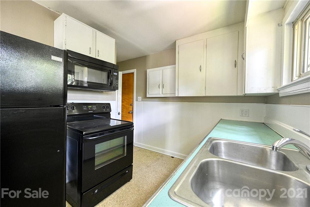 22 Erskine Avenue Asheville NC 28801