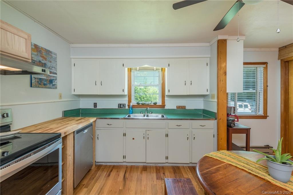142 Eastwood Avenue Swannanoa NC 28778