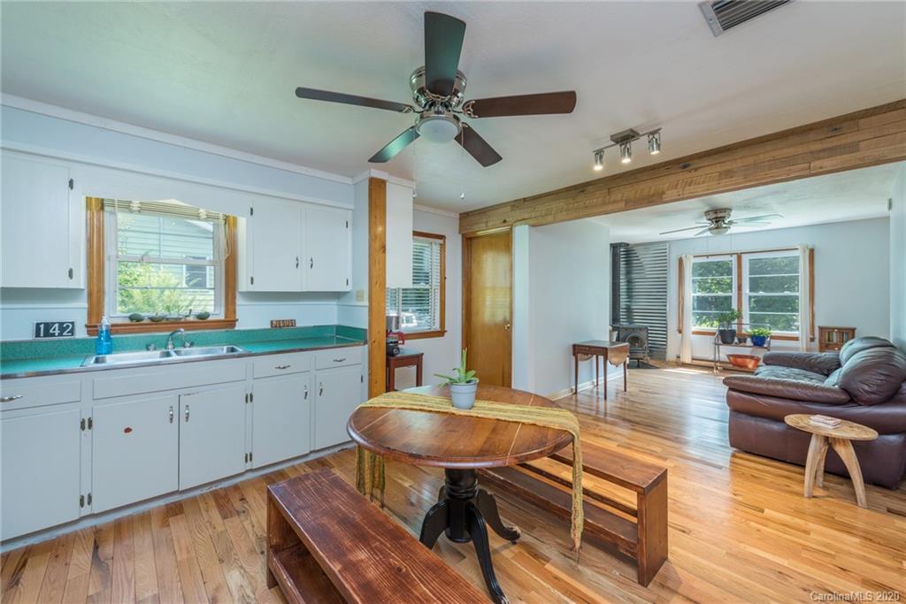 142 Eastwood Avenue Swannanoa NC 28778