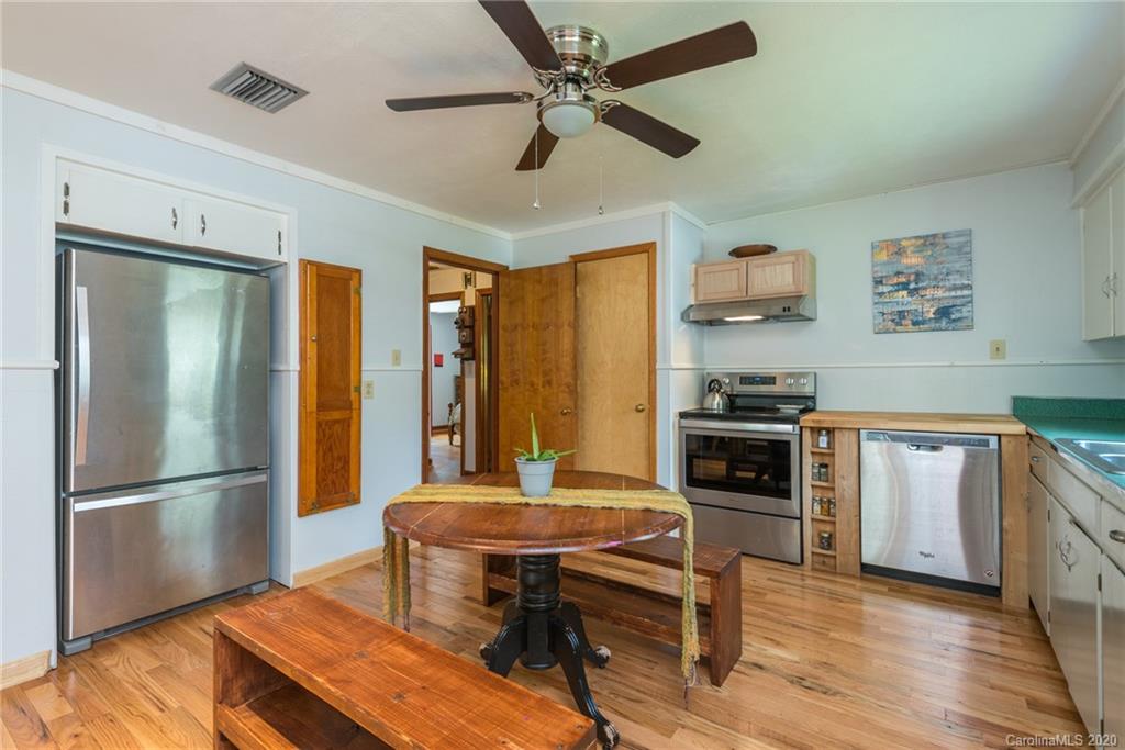 142 Eastwood Avenue Swannanoa NC 28778