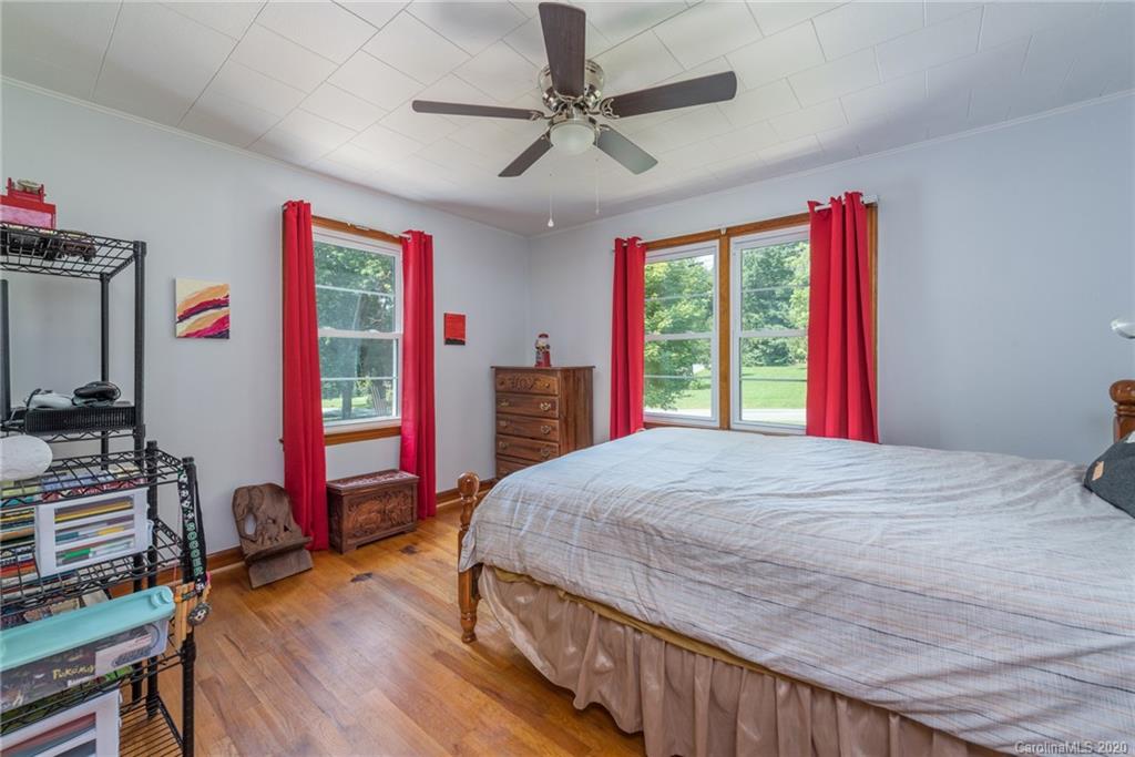 142 Eastwood Avenue Swannanoa NC 28778