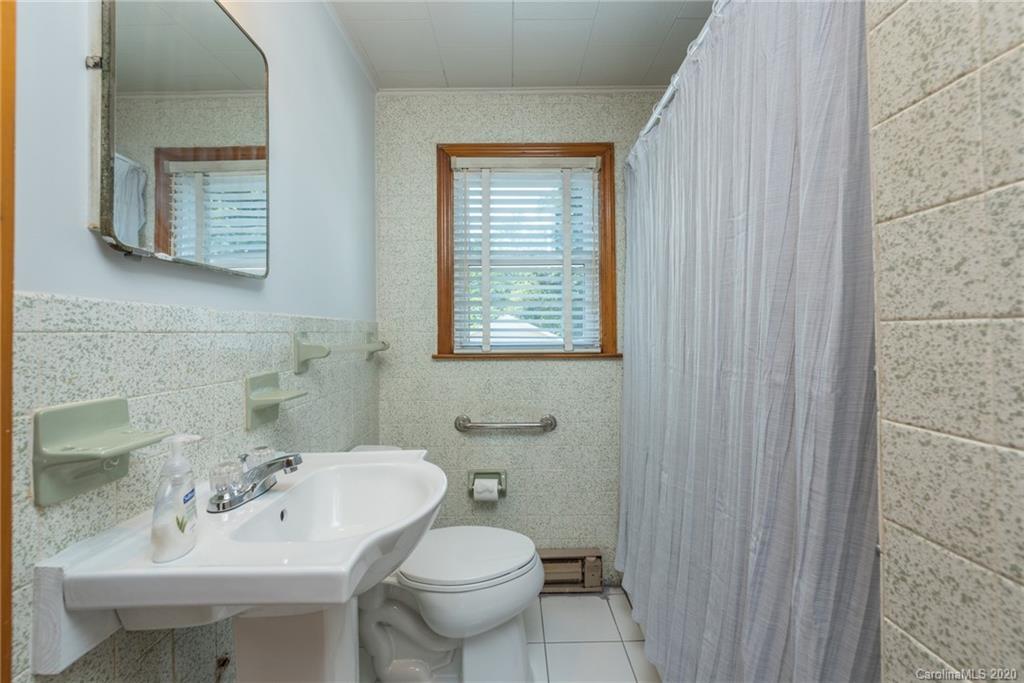 142 Eastwood Avenue Swannanoa NC 28778