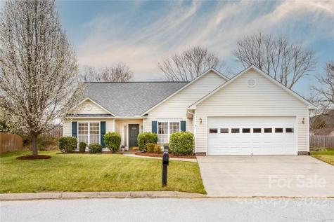 139 N Sunberry Trail Fletcher NC 28732