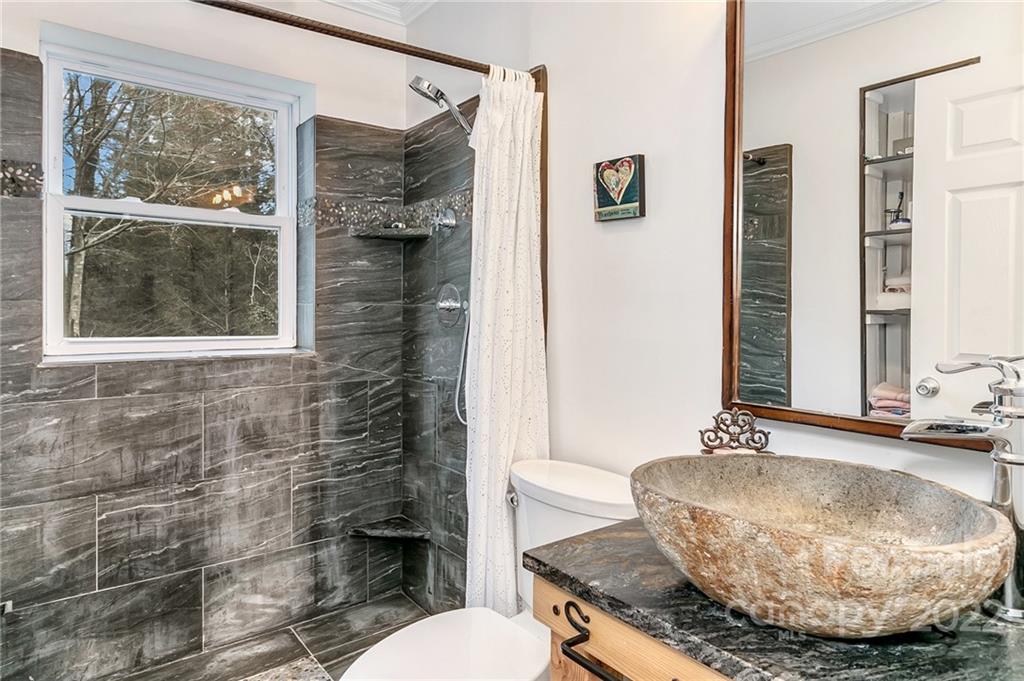 16 Kingwood Place Asheville NC 28804
