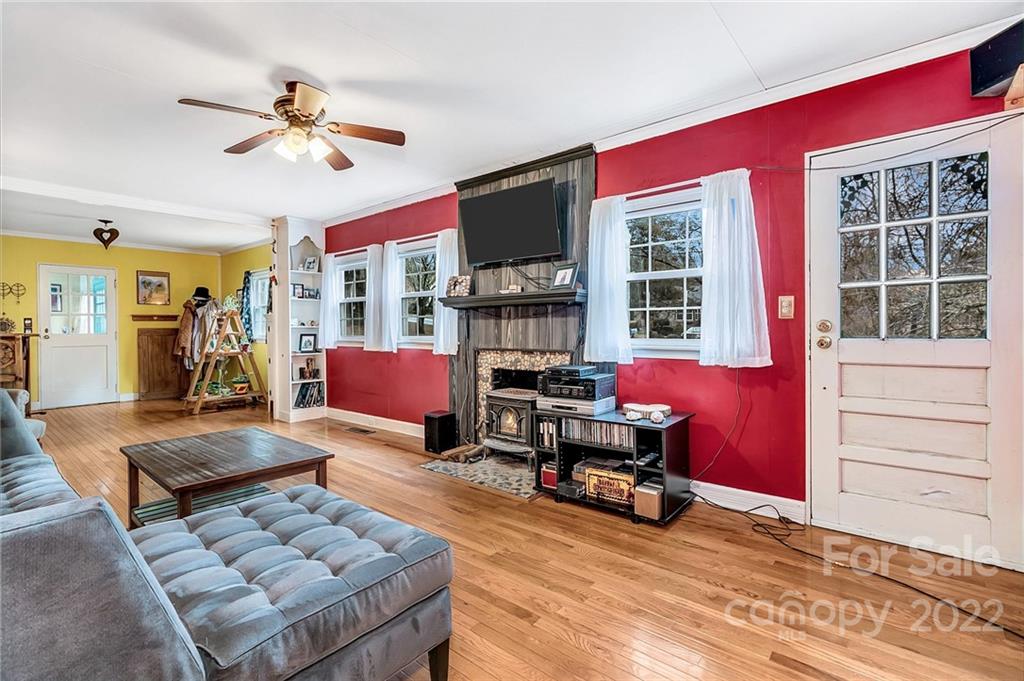 16 Kingwood Place Asheville NC 28804