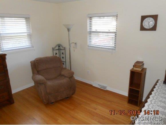 504 Deaverview Road Asheville NC 28806