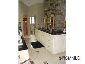 17 Saint Charles Place Asheville NC 28804