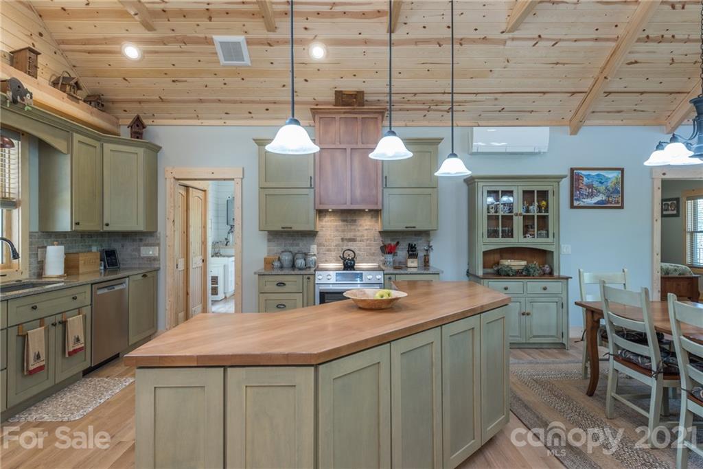 111 Havens Creek Road Black Mountain NC 28711