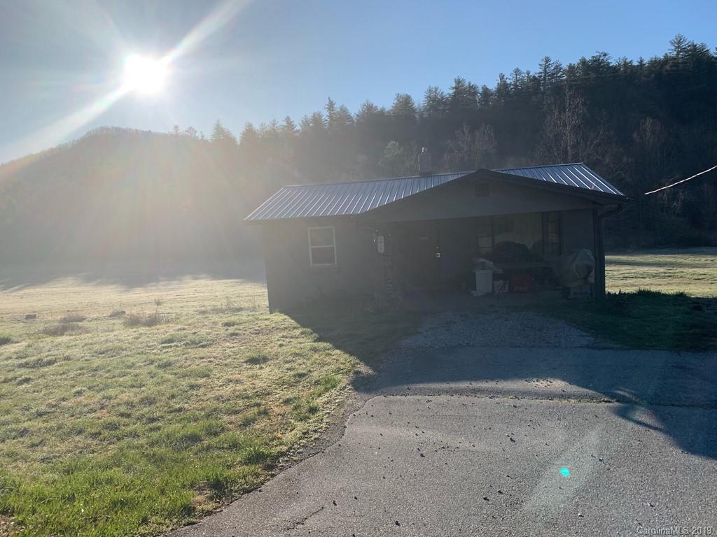 4809 Green River Road Zirconia NC 28790