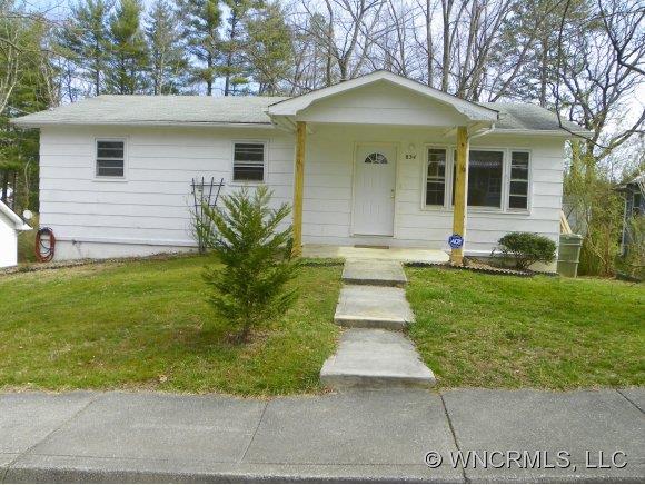 834 N. Oak Street Hendersonville NC 28791