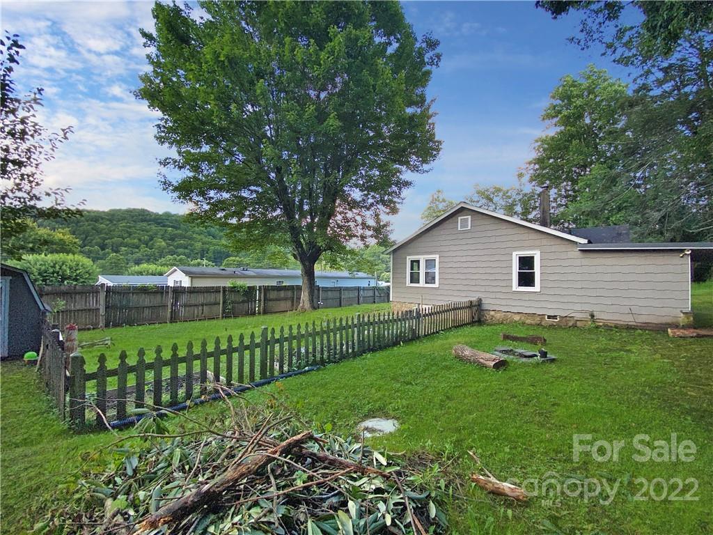 53 Saunooke Road Waynesville NC 28786