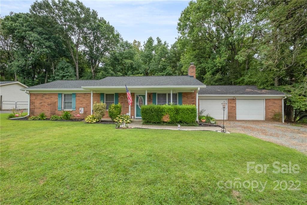 1100 Ravendale Drive Charlotte NC 28216