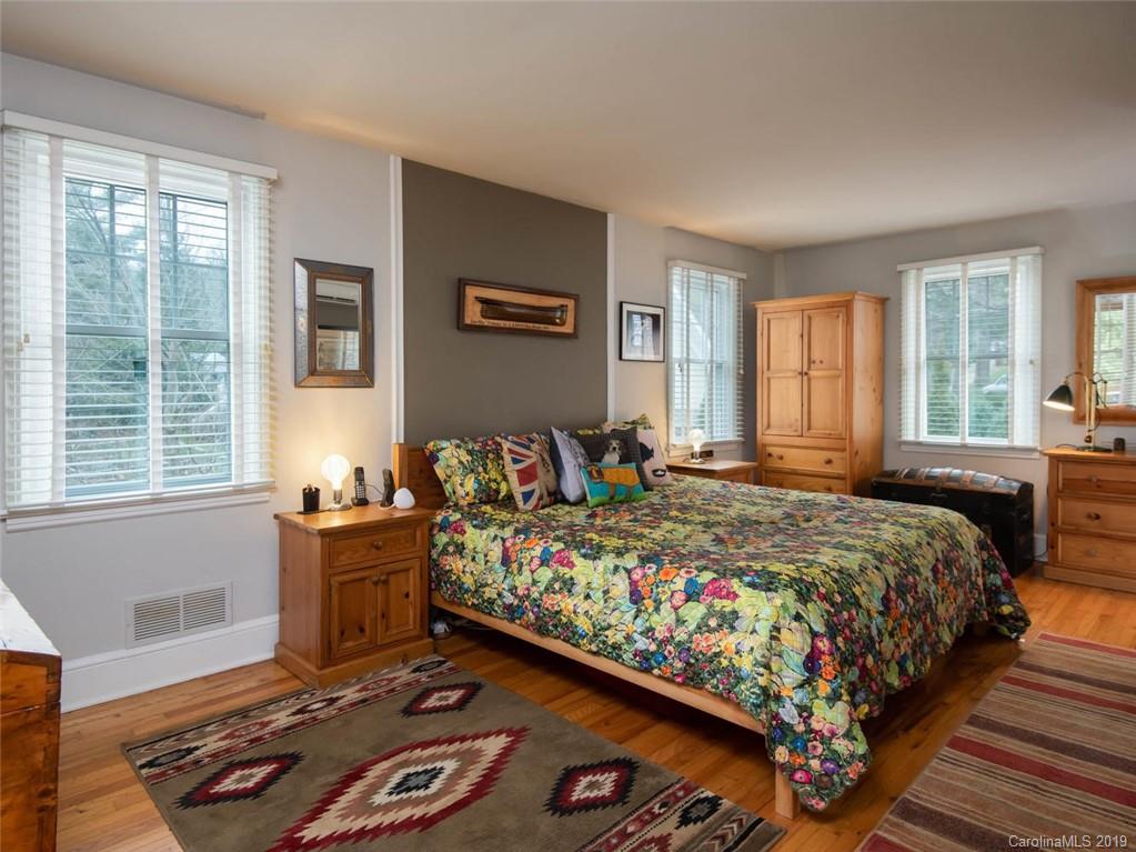 23 Farrwood Avenue Asheville NC 28804