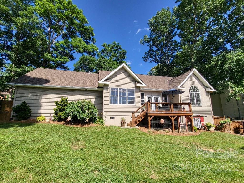 32 Helen Holcombe Way Candler NC 28715