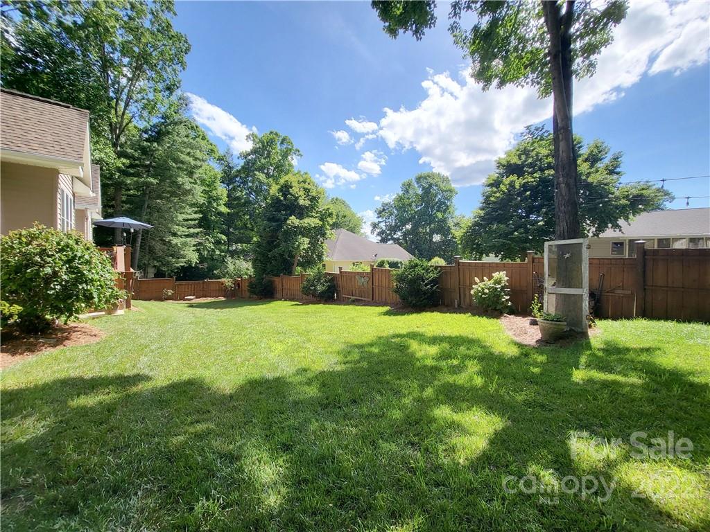 32 Helen Holcombe Way Candler NC 28715
