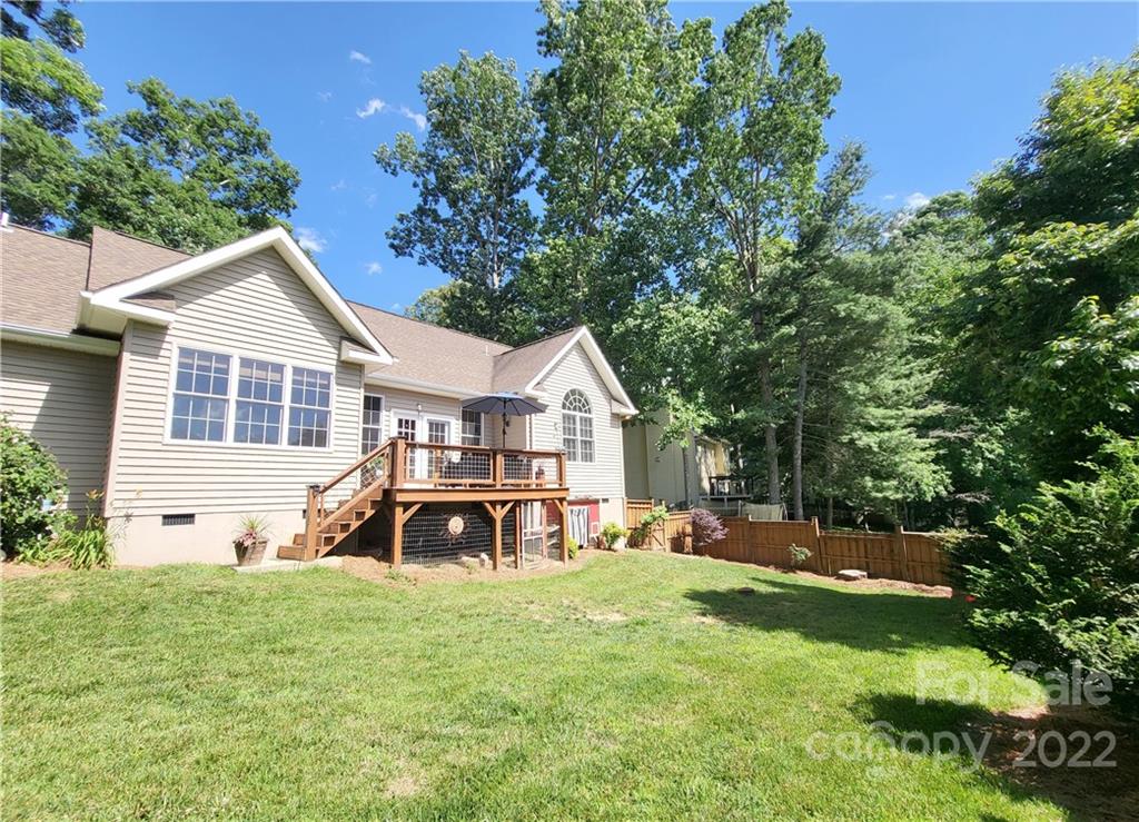 32 Helen Holcombe Way Candler NC 28715
