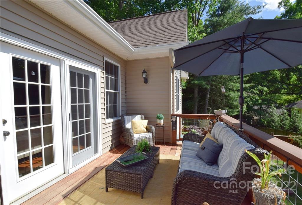 32 Helen Holcombe Way Candler NC 28715