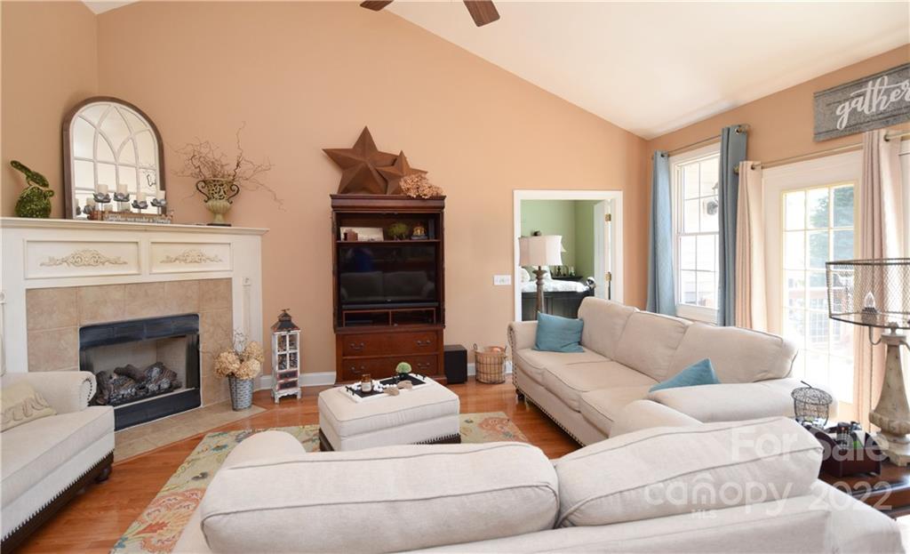 32 Helen Holcombe Way Candler NC 28715